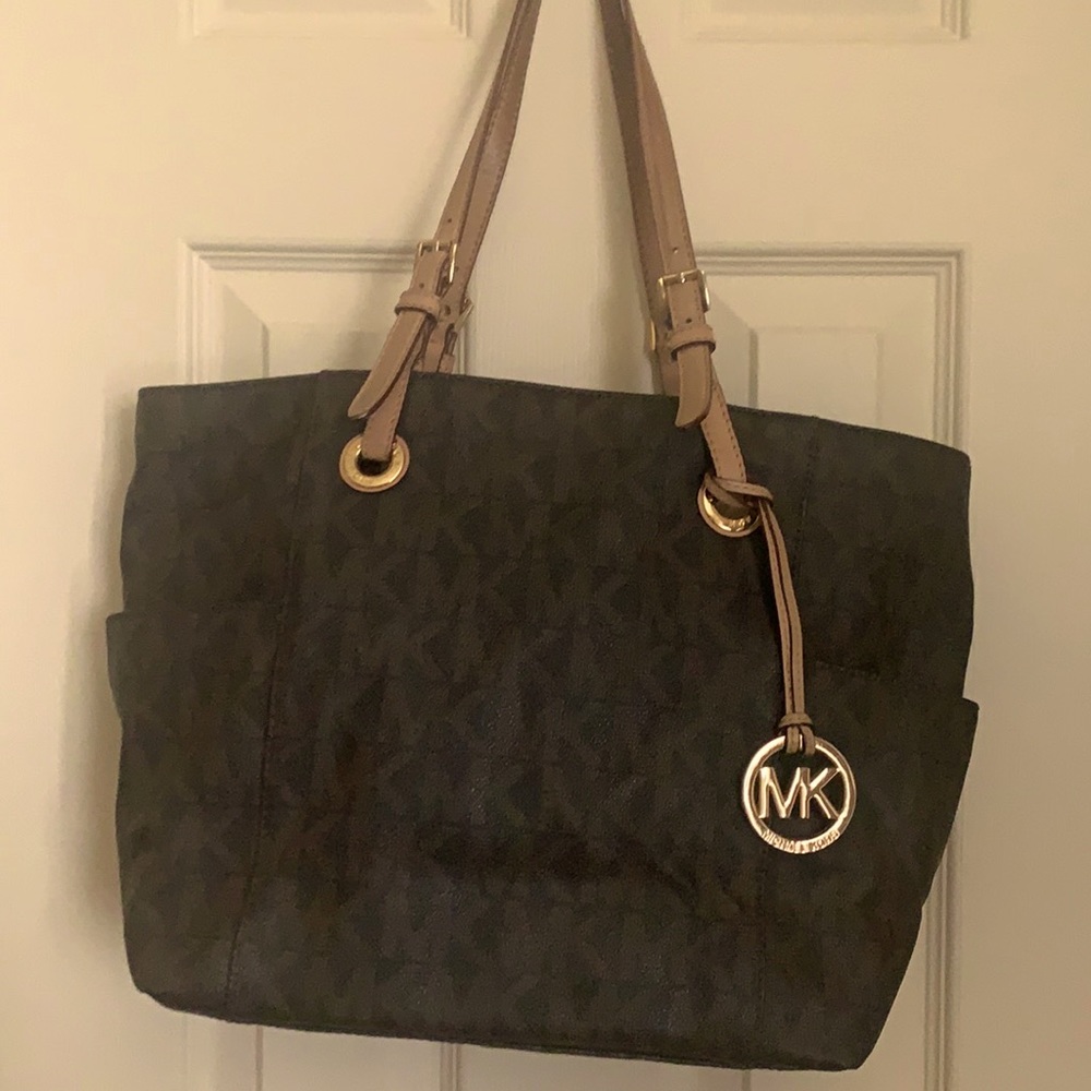 Michael Kors Classic Handbag
